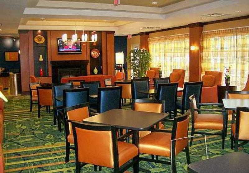 Fairfield Inn & Suites Palm Coast I-95 Restoran gambar